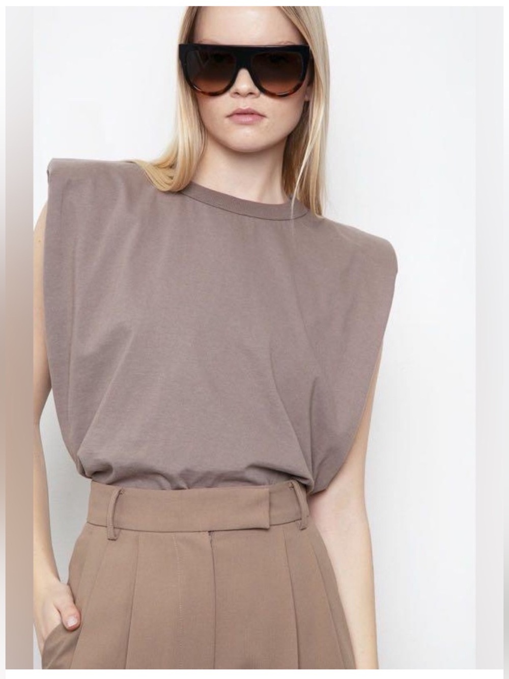 The Frankie Shop Eva Taupe Padded-Shoulder Muscle T Shirt
